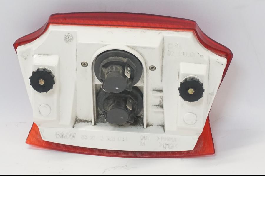 Snett nerifrån på Baklampa från en BMW R 1150 RS -2004 motorcykel.