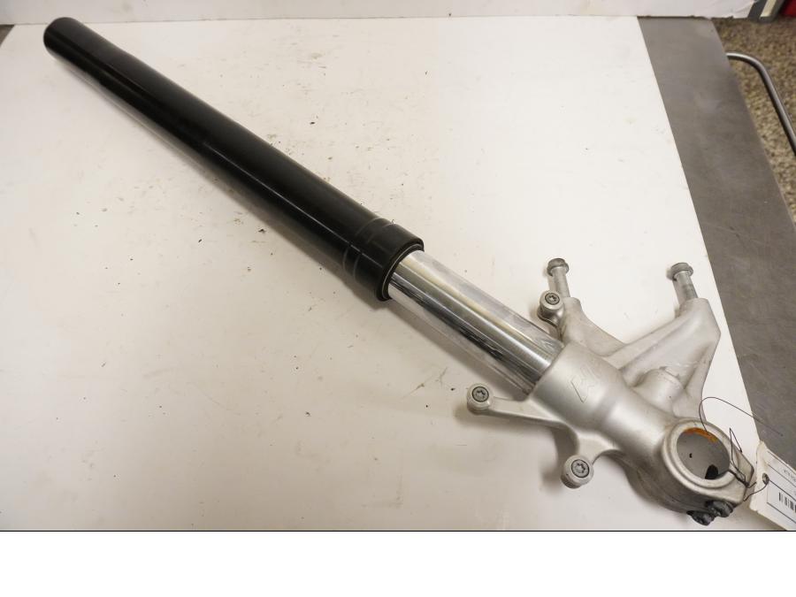 Framsidan på Gaffelben från en KTM RC8 -2009 motorcykel.