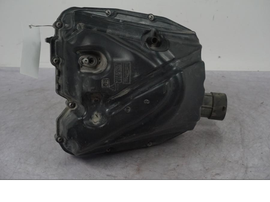 Höger sida på Luftburk från en Triumph Tiger Explorer -2016 motorcykel.