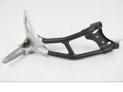 Framsidan på Fotpinne från en MV Agusta Dragster -2014 motorcykel.