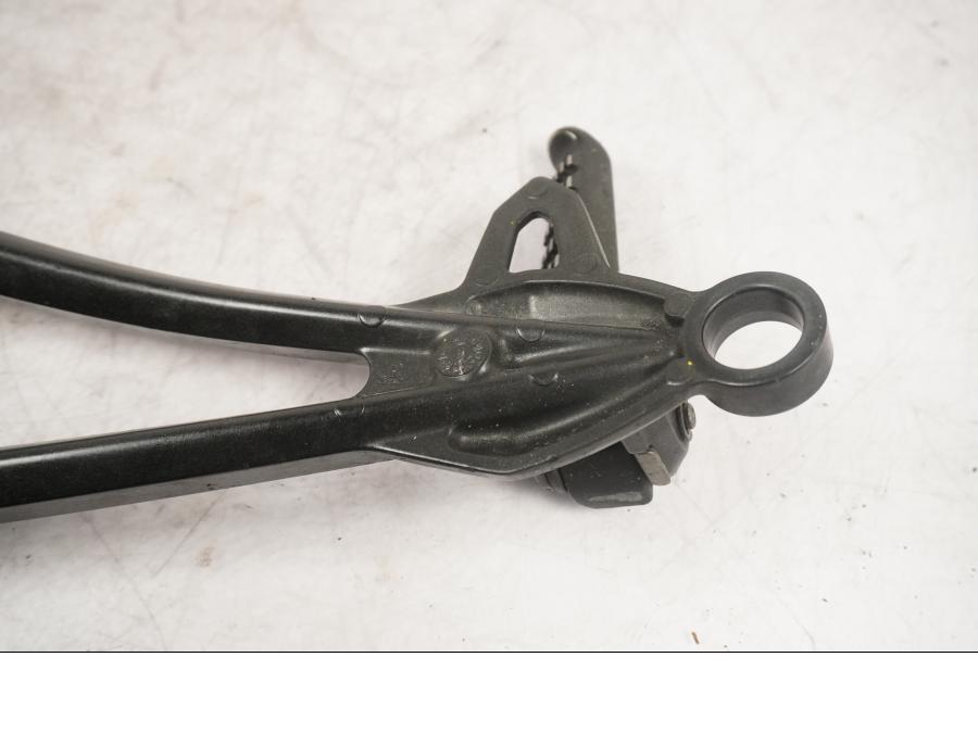 Vänster sida på Fotpinne från en Kawasaki ZX-10R -2008 motorcykel.