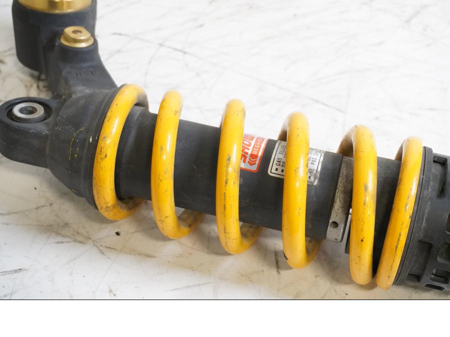 Höger sida på Stötdämpare från en Honda CBR 600 RR -2003 motorcykel.