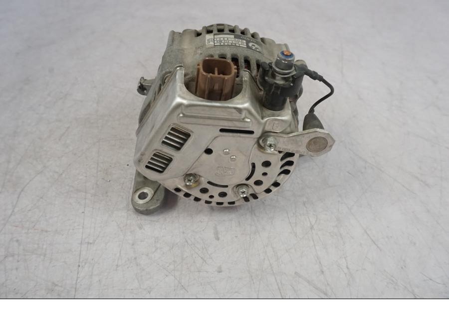 Höger sida på Generator från en BMW R 1200 GS -2010 motorcykel.