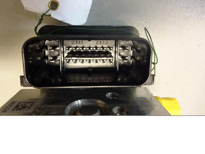 Höger sida på ABS Modulator från en BMW F 800 GT -2015 motorcykel.