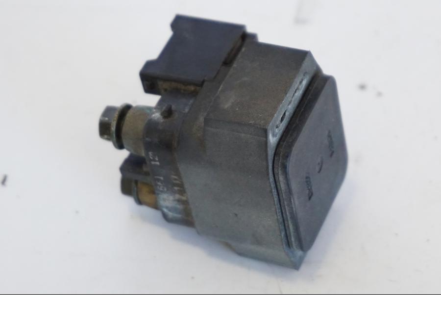 Extrabild1 på Startrelä från en Yamaha YZF 1000 R -1997 motorcykel.