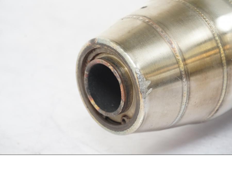 Höger sida på Ljuddämpare Sport från en Kawasaki ER-6N -2016 motorcykel.