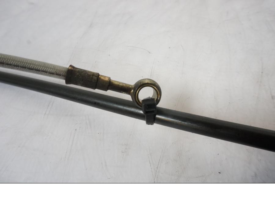 Höger sida på Bromsledning från en KTM 640 SM -2005 motorcykel.