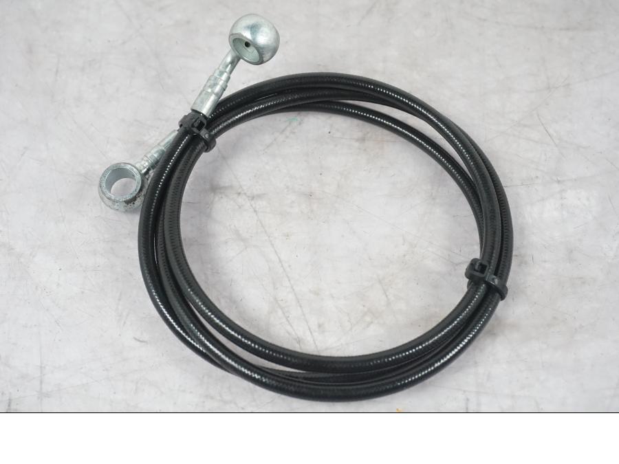 Baksidan på Kopplingsledning från en KTM 1290 Super Duke R -2022 motorcykel.