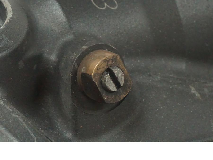 Vänster sida på Gaffelben från en Kawasaki ZX-10R -2008 motorcykel.