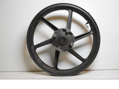 Framsidan på Fälg från en Honda CBR 125 R -2004 motorcykel.