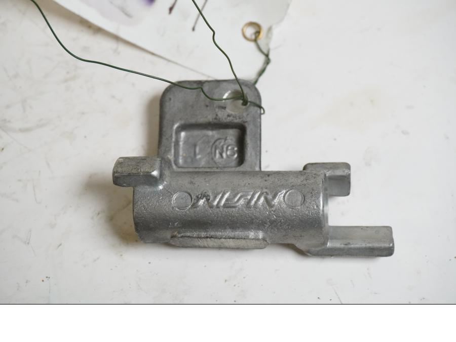 Framsidan på Bromsfördelare från en Suzuki GSF 1200 -2000 motorcykel.