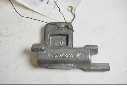 Framsidan på Bromsfördelare från en Suzuki GSF 1200 -2000 motorcykel.