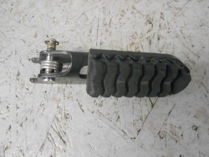 Framsidan på Fotpinne från en Triumph Tiger 800 -2016 motorcykel.