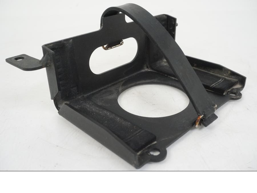 Framsidan på Batterihållare från en AJP PR7 -2021 motorcykel.