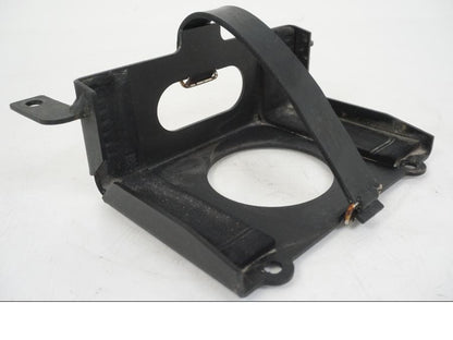 Framsidan på Batterihållare från en AJP PR7 -2021 motorcykel.