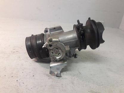 Framsidan på Spjällhus från en Honda CBR 125 R -2008 motorcykel.