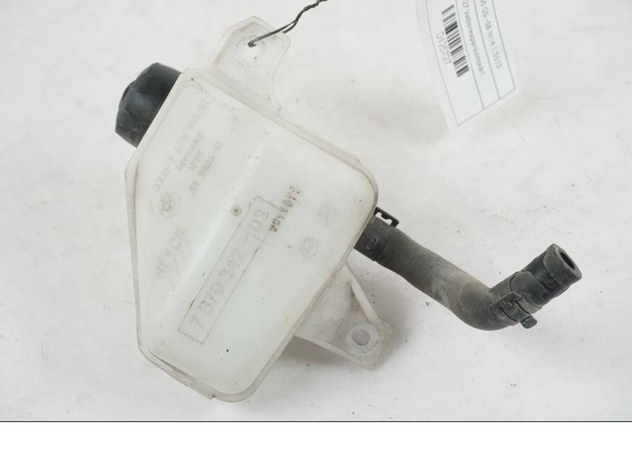 Framsidan på Vattenexpansionskärl från en BMW F 800 GS -2008 motorcykel.