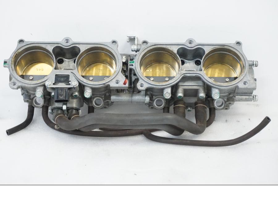 Framsidan på Spjällhus från en Honda CBR 1000 RR -2010 motorcykel.