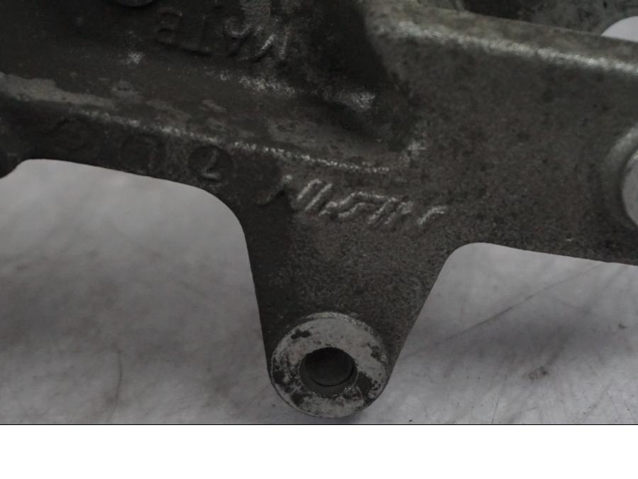 Baksidan på Bromsoksfäste från en Honda CBR 1100 XX -1998 motorcykel.