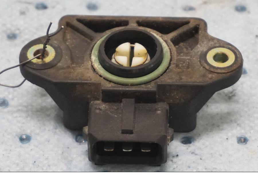 Baksidan på TPS från en BMW F 650 GS -2001 motorcykel.