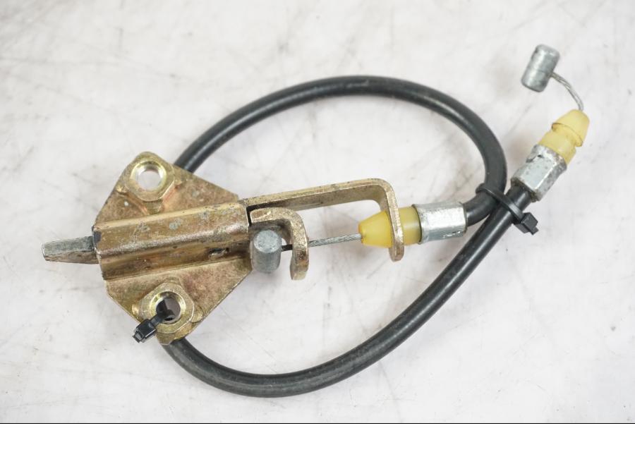 Framsidan på Sadellåsmekanism från en Kawasaki ZX-6R -2006 motorcykel.