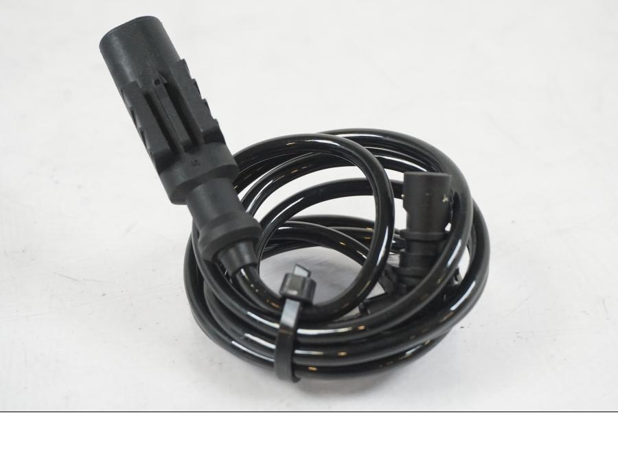 Framsidan på ABS givare från en KTM 1290 Super Duke R EVO -2023 motorcykel.