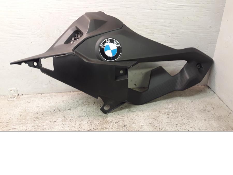 Framsidan på Sidkåpa från en BMW S 1000 R -2017 motorcykel.