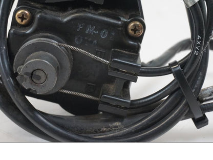 Extrabild3 på Avgasspjällmotor från en Yamaha YZF 1000 R1 -2001 motorcykel.