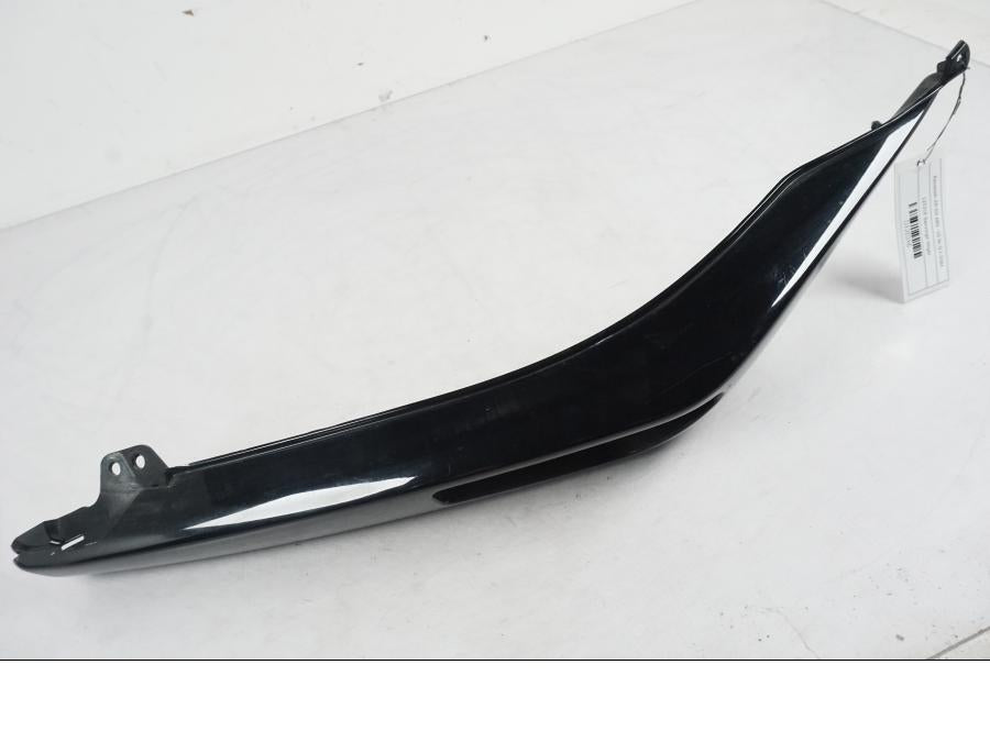 Vänster sida på Bakvinge från en Kawasaki ER-6N ABS -2010 motorcykel.