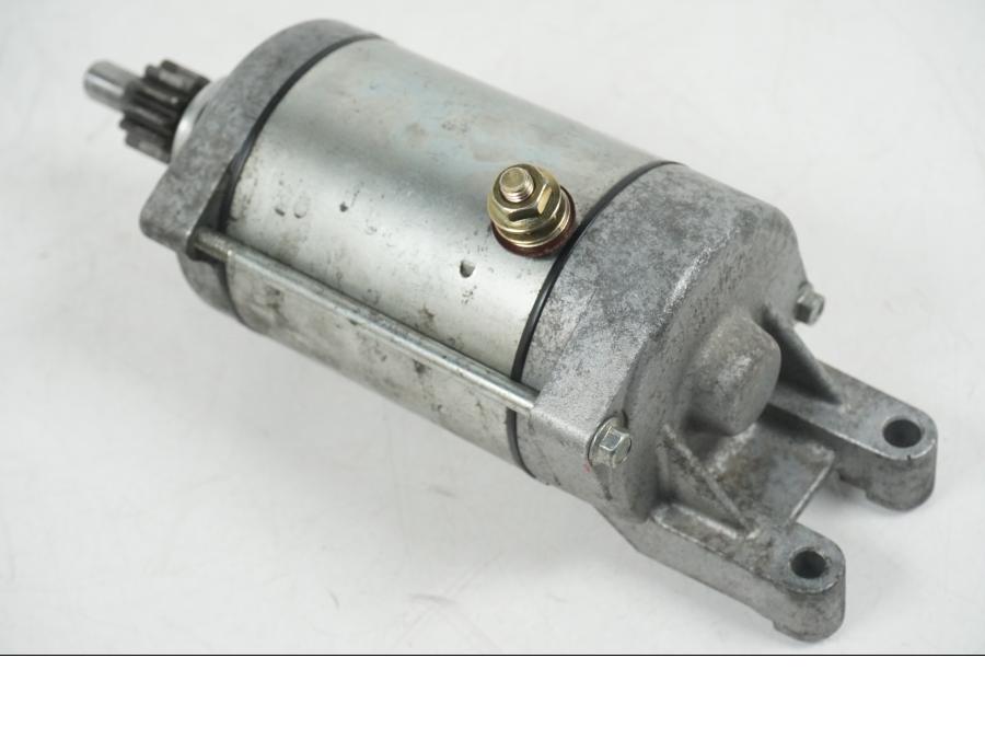 Vänster sida på Startmotor från en Yamaha XT 660 X -2005 motorcykel.