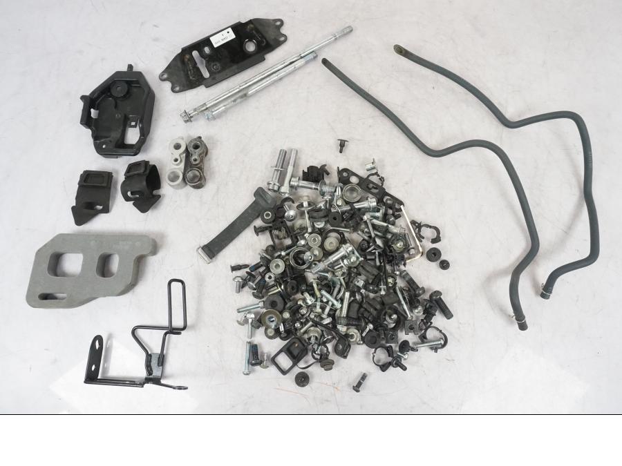 Framsidan på Skruv / Mutter etc från en Yamaha MT-09 -2016 motorcykel.