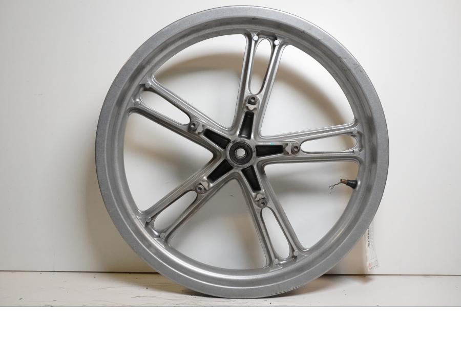 Framsidan på Fälg från en Yamaha YZF-R 125 -2009 motorcykel.