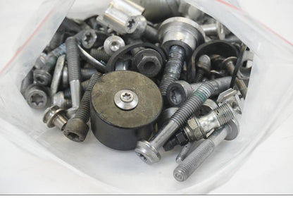 Baksidan på Skruv / Mutter etc från en BMW S 1000 XR -2019 motorcykel.