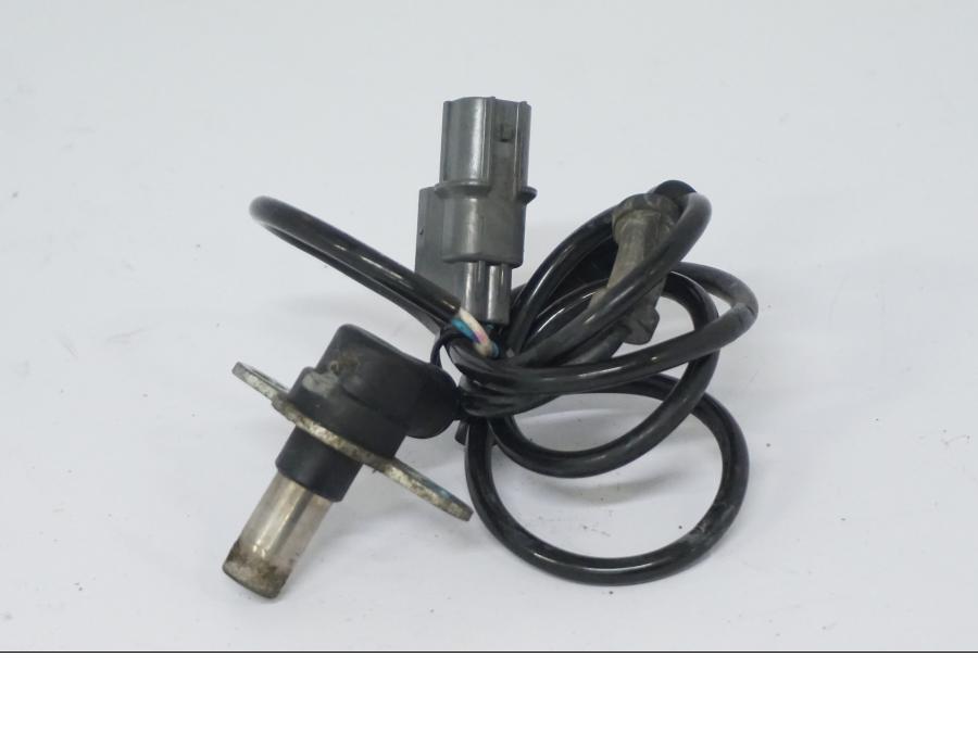 Vänster sida på ABS givare från en Honda CB 500 X -2015 motorcykel.