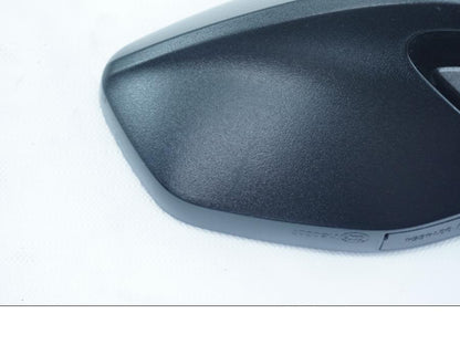 Höger sida på Backspegel från en Ducati Multistrada 1260 -2018 motorcykel.