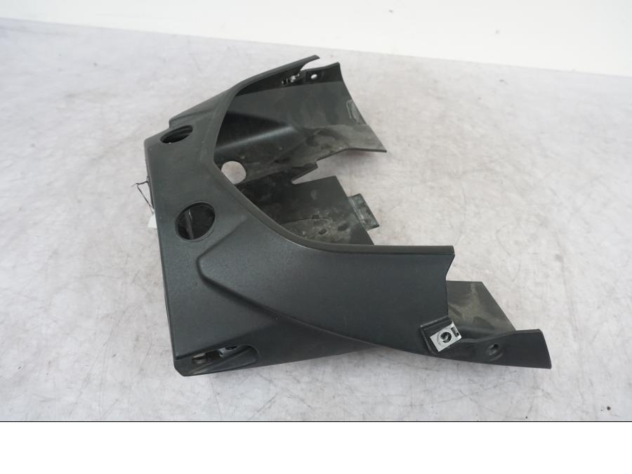 Höger sida på Bakvinge från en BMW F 800 R -2018 motorcykel.