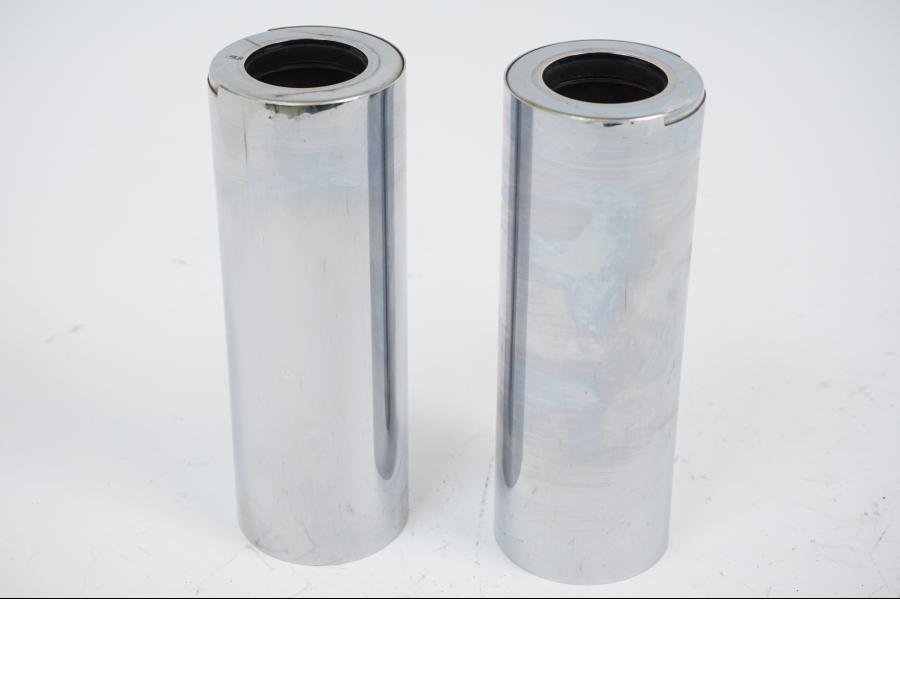 Höger sida på Gaffelbensskydd från en Kawasaki VN 1500 -2002 motorcykel.