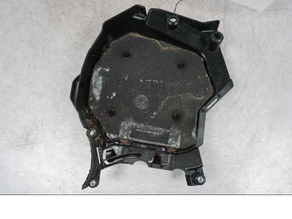 Snett nerifrån på Motorskyddskåpa från en Ducati Multistrada V4 -2024 motorcykel.