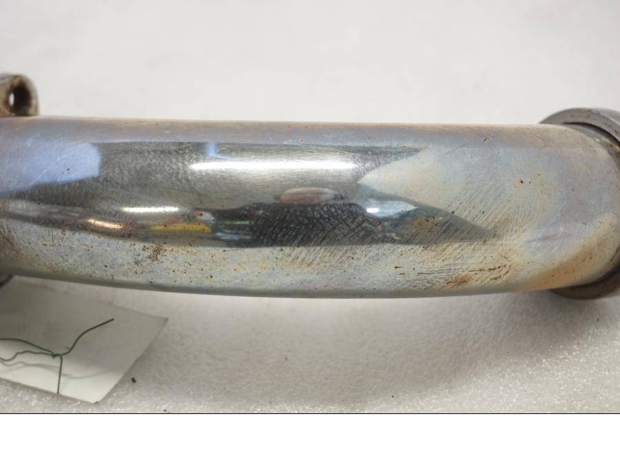 Höger sida på Grenrör från en Suzuki VL 800 -2004 motorcykel.