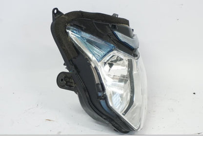 Höger sida på Strålkastare från en Honda CB 500 X -2015 motorcykel.