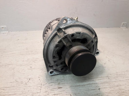 Framsidan på Generator från en BMW R 1150 R -2004 motorcykel.