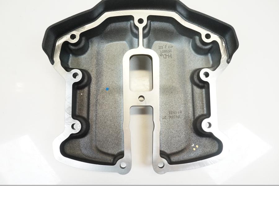 Höger sida på Ventilkåpa från en H-D Dyna Fat Bob FXDF -2018 motorcykel.