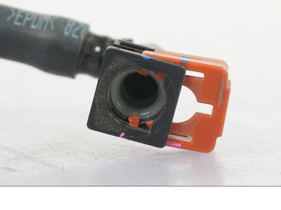 Baksidan på Bensinledning från en Kawasaki Z 900 -2019 motorcykel.