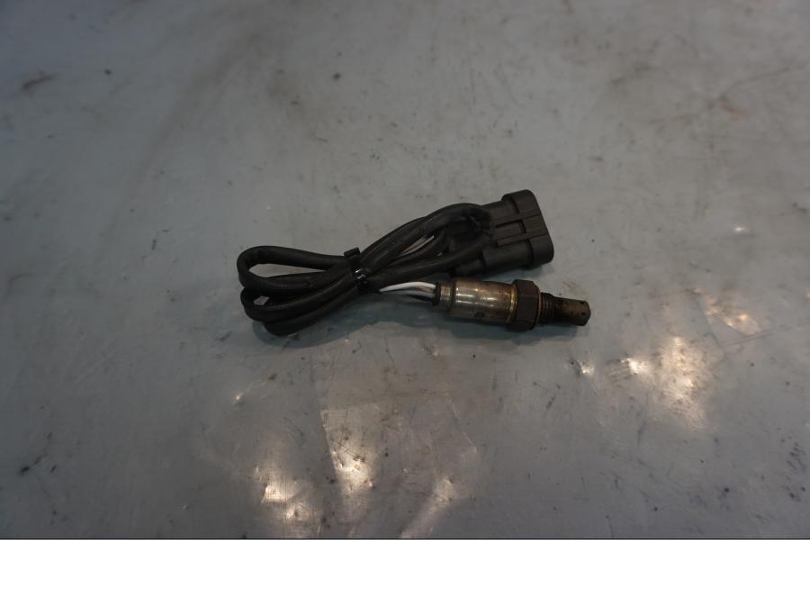 Framsidan på Lambdasond från en Ducati Diavel -2015 motorcykel.