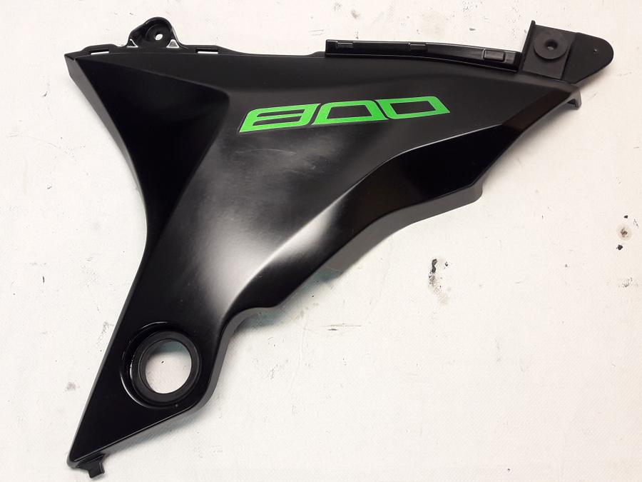 Framsidan på Sidopanel från en Kawasaki Z 800 -2015 motorcykel.