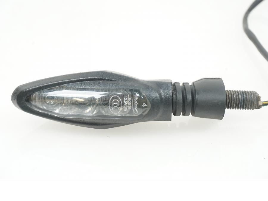 Baksidan på Blinkers LED från en KTM 125 Duke -2020 motorcykel.