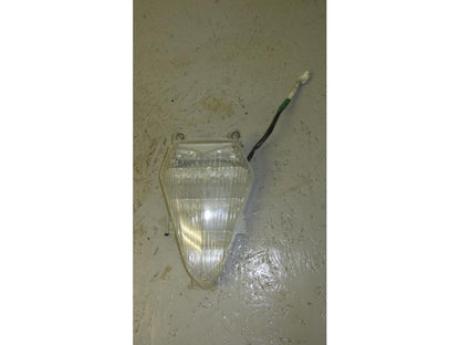 Framsidan på Baklampa från en Yamaha YZF R6 -2006 motorcykel.