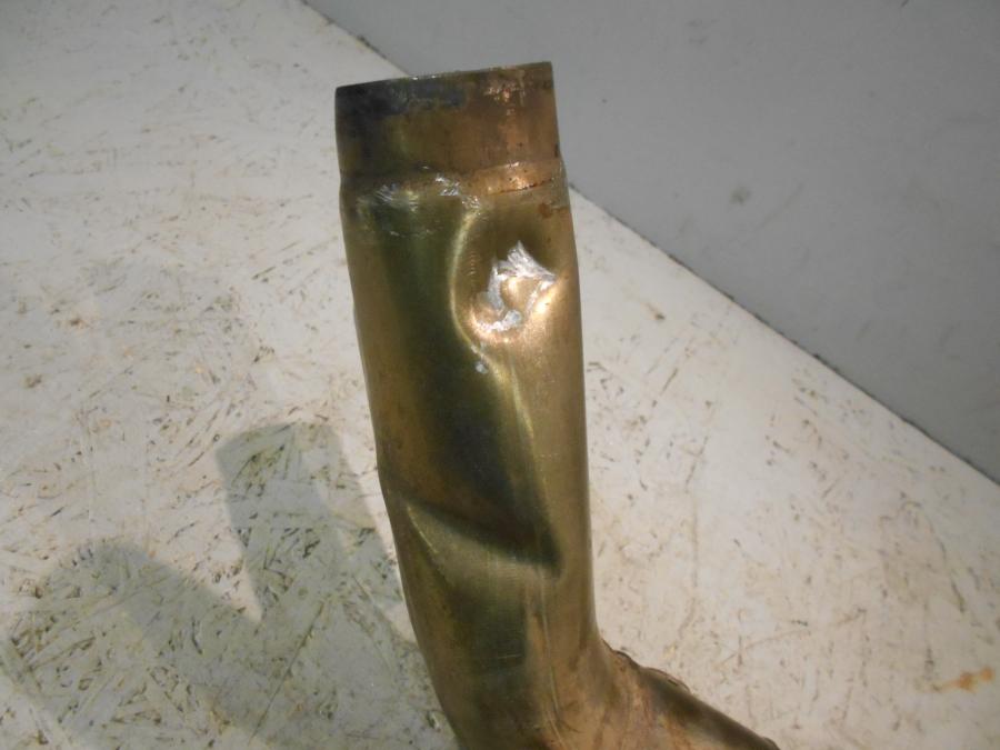 Vänster sida på Mellanrör från en Ducati 848 -2013 motorcykel.