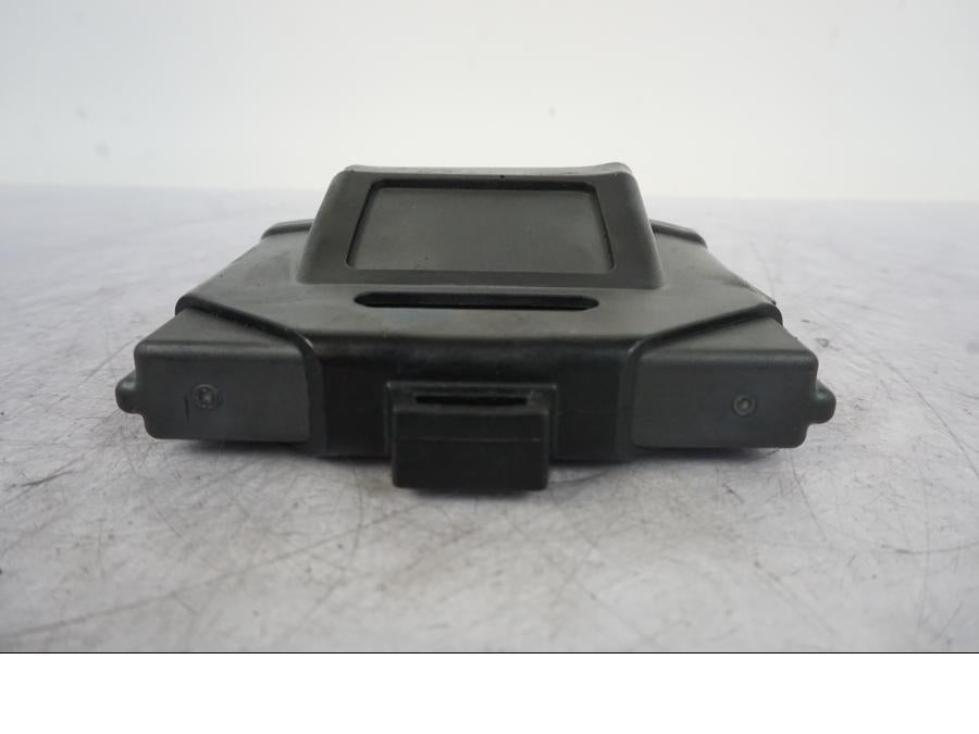 Snett uppifrån på Styrbox från en KTM 1290 Super Duke R -2023 motorcykel.