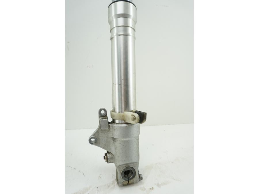 Höger sida på Gaffelben från en Honda CBR 900 RR -1997 motorcykel.